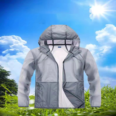 Het zon-Bewijs van de de Kokerhuid van 4% Spandex 96% Nylon anti-Pilling Lange Lichte van het Bamboedames van Upf 50+ Uv de Beschermingskleding